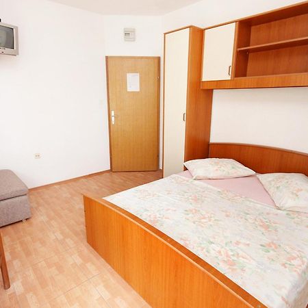 Apartments By The Sea Drvenik Donja Vala, Makarska - 6701 Chambre photo